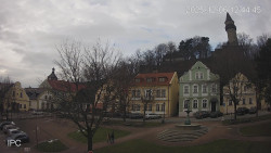 Náměstí, Hrad a Trůba