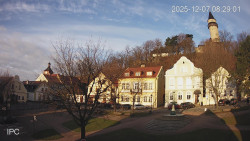 Náměstí, Hrad a Trůba