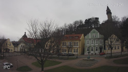 Náměstí, Hrad a Trůba