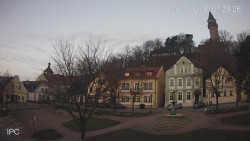 Náměstí, Hrad a Trůba