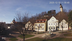 Náměstí, Hrad a Trůba