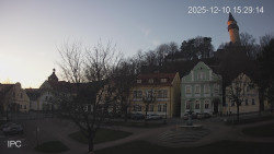 Náměstí, Hrad a Trůba