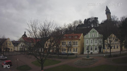 Náměstí, Hrad a Trůba