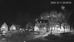 Náměstí, Hrad a Trůba