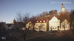 Náměstí, Hrad a Trůba