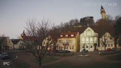 Náměstí, Hrad a Trůba