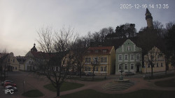 Náměstí, Hrad a Trůba