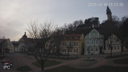 Náměstí, Hrad a Trůba