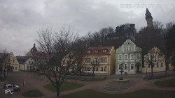 Náměstí, Hrad a Trůba