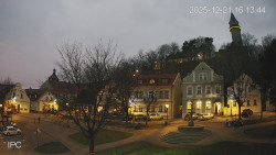 Náměstí, Hrad a Trůba