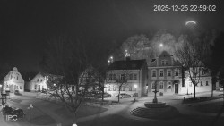 Náměstí, Hrad a Trůba