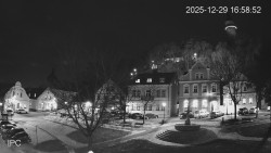 Náměstí, Hrad a Trůba