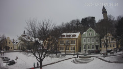 Náměstí, Hrad a Trůba