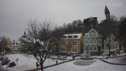 Náměstí, Hrad a Trůba