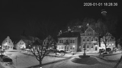 Náměstí, Hrad a Trůba