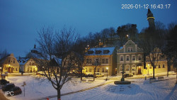 Náměstí, Hrad a Trůba