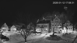 Náměstí, Hrad a Trůba