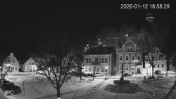 Náměstí, Hrad a Trůba