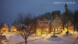 Náměstí, Hrad a Trůba