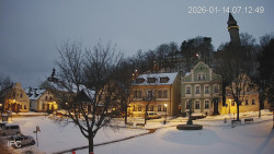 Náměstí, Hrad a Trůba