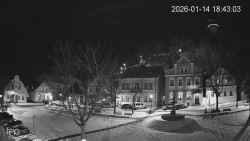 Náměstí, Hrad a Trůba