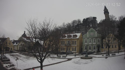 Náměstí, Hrad a Trůba