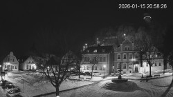 Náměstí, Hrad a Trůba