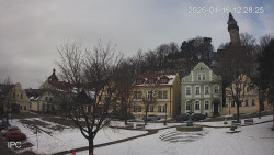 Náměstí, Hrad a Trůba