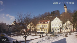 Náměstí, Hrad a Trůba