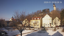 Náměstí, Hrad a Trůba