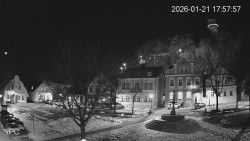 Náměstí, Hrad a Trůba