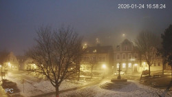 Náměstí, Hrad a Trůba