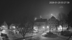 Náměstí, Hrad a Trůba