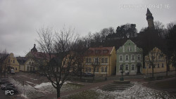 Náměstí, Hrad a Trůba