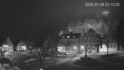 Náměstí, Hrad a Trůba