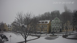 Náměstí, Hrad a Trůba