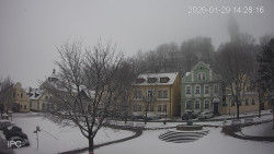 Náměstí, Hrad a Trůba