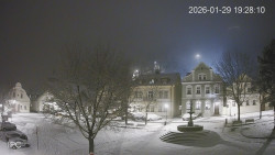 Náměstí, Hrad a Trůba