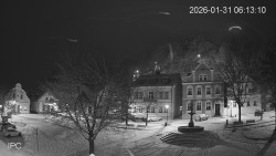 Náměstí, Hrad a Trůba