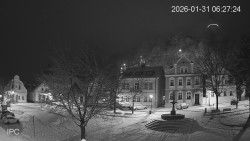 Náměstí, Hrad a Trůba