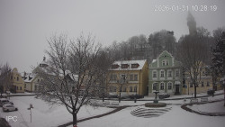 Náměstí, Hrad a Trůba