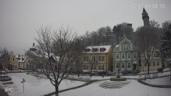 Náměstí, Hrad a Trůba