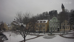 Náměstí, Hrad a Trůba