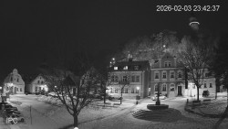 Náměstí, Hrad a Trůba