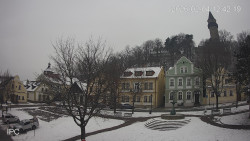 Náměstí, Hrad a Trůba