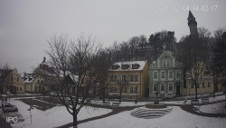 Náměstí, Hrad a Trůba