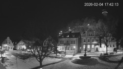 Náměstí, Hrad a Trůba