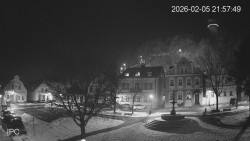 Náměstí, Hrad a Trůba