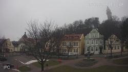 Náměstí, Hrad a Trůba