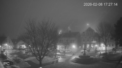 Náměstí, Hrad a Trůba